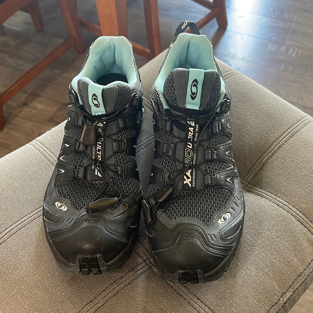 Woman’s Ortholite Salomon shoes